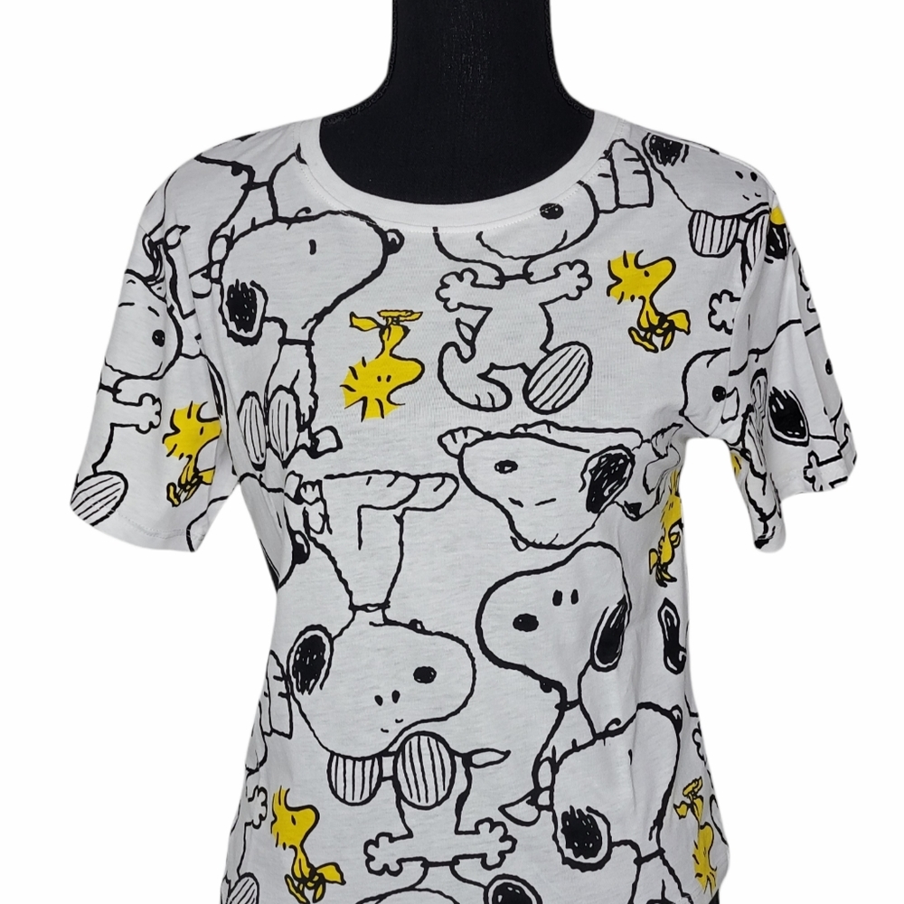 Love Tribe Women's Snoopy Graphic Tee New